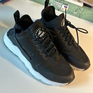 Nike Air Hurache Run Ultra